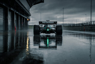 Carro da Mercedes em ação na F1 hoje durante o shakedown em Silverstone