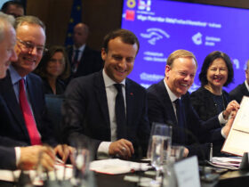 Diplomacia europeia celebrando vitória no acordo sobre a Groenlândia