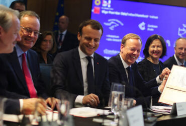 Diplomacia europeia celebrando vitória no acordo sobre a Groenlândia