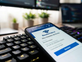 Detalhe de holerite mostrando a isenção do IR zero para quem ganha até R$ 5 mil
