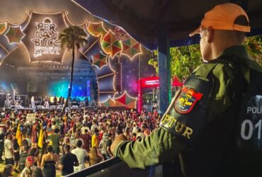 Policiamento ostensivo durante o Carnaval 2026 de Pernambuco para garantir a segurança dos foliões