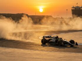 Carro de Fórmula 1 em teste de pré-temporada no Bahrein para a transmissão da Fórmula 1 na Globo.